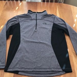 Men’s north face pullover.
